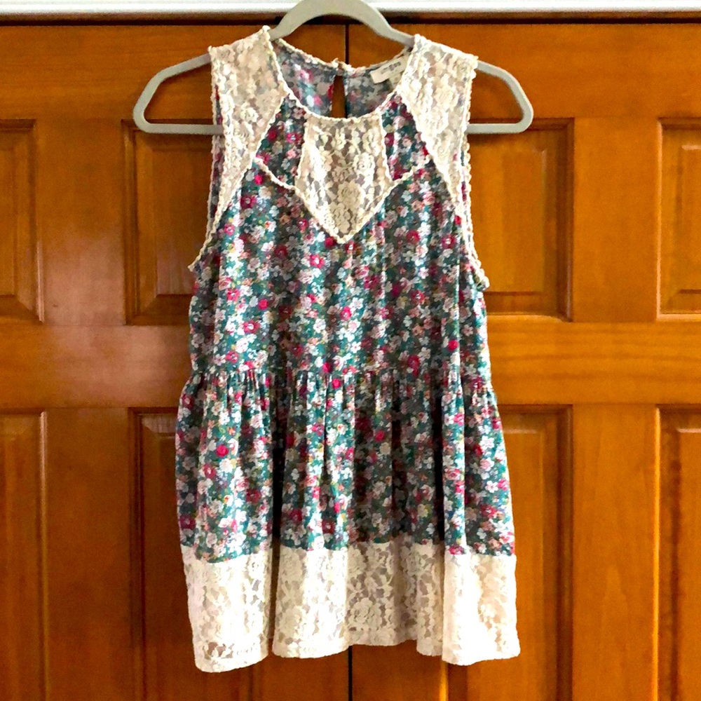 Floral Lace Sleeveless Top